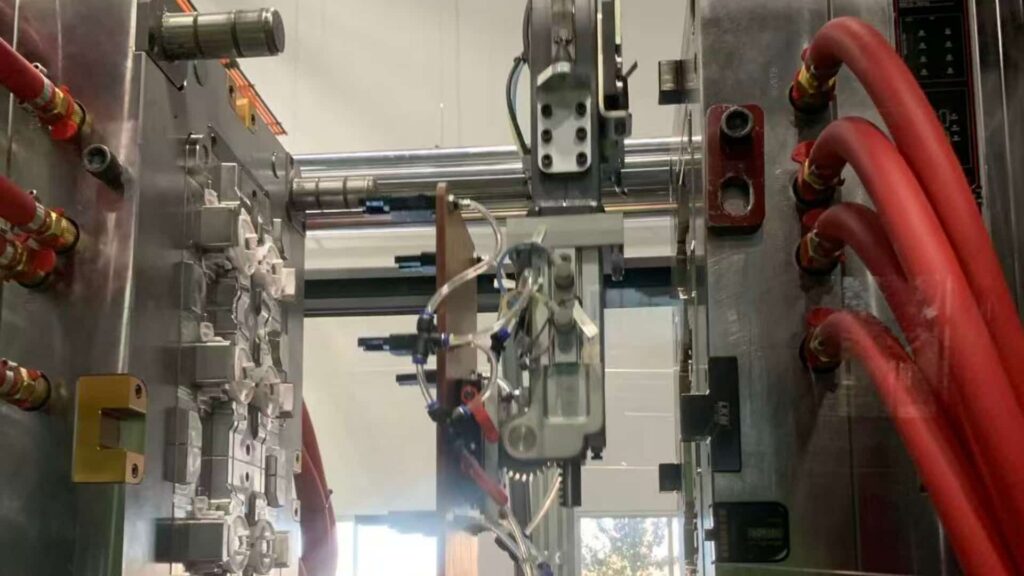 injection mold tooling